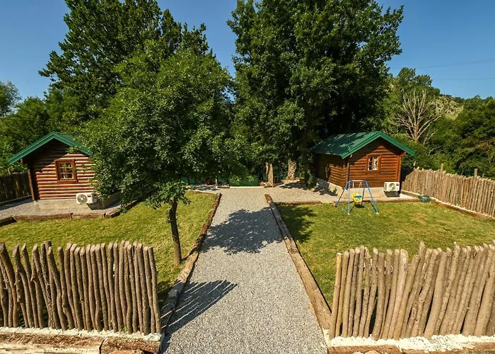 Via River Nyaraló *